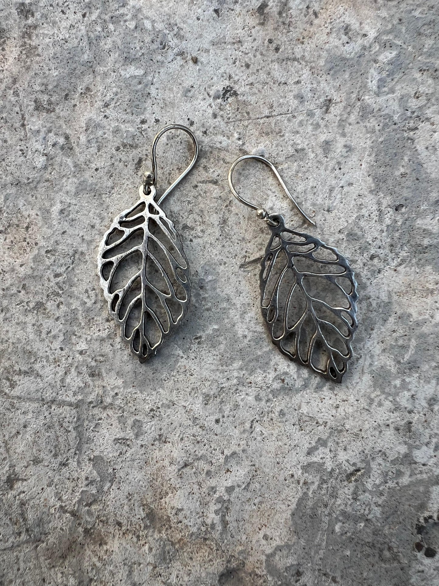Hollow Leaf Earring