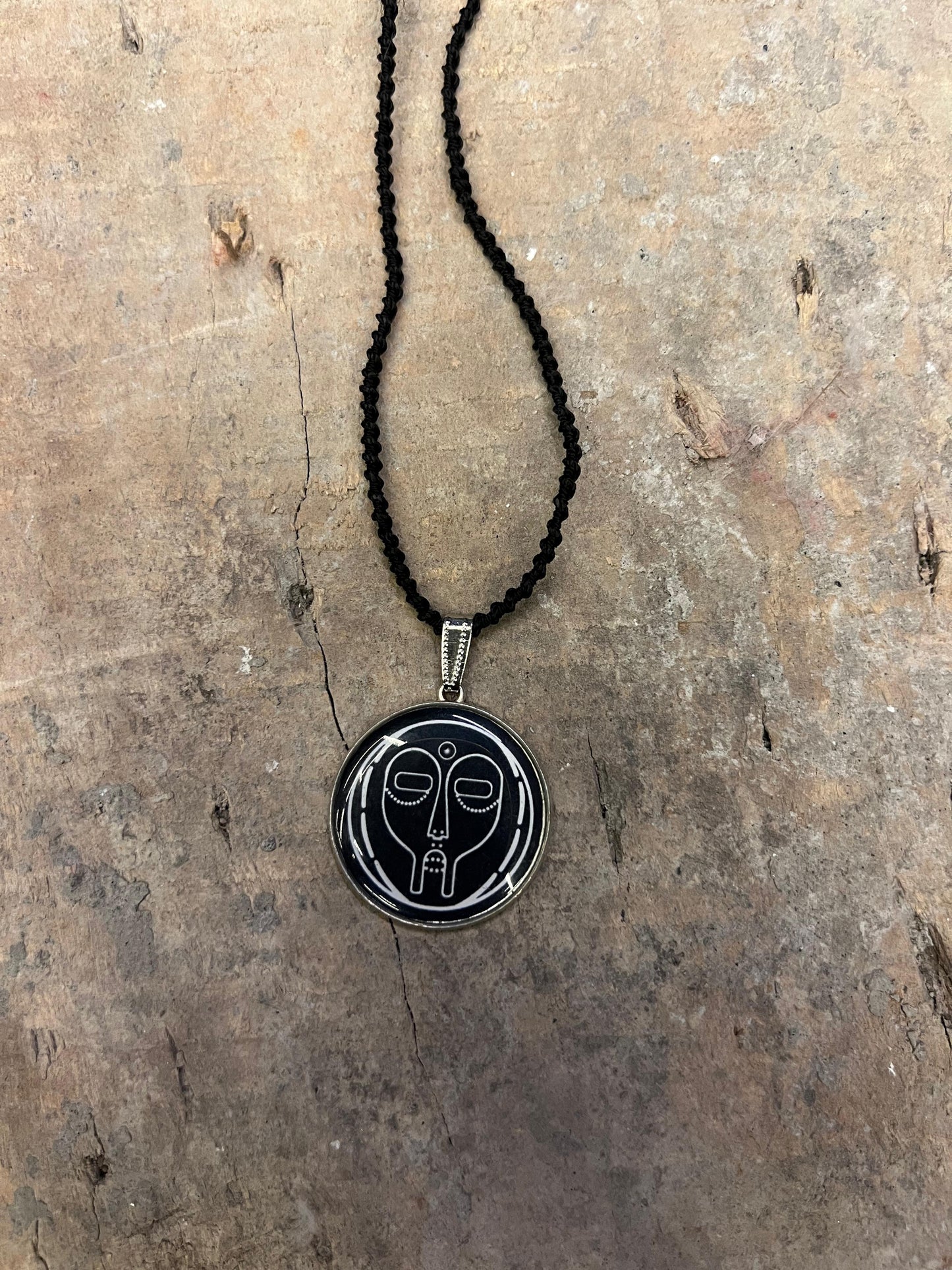 Vana Logo Pendant