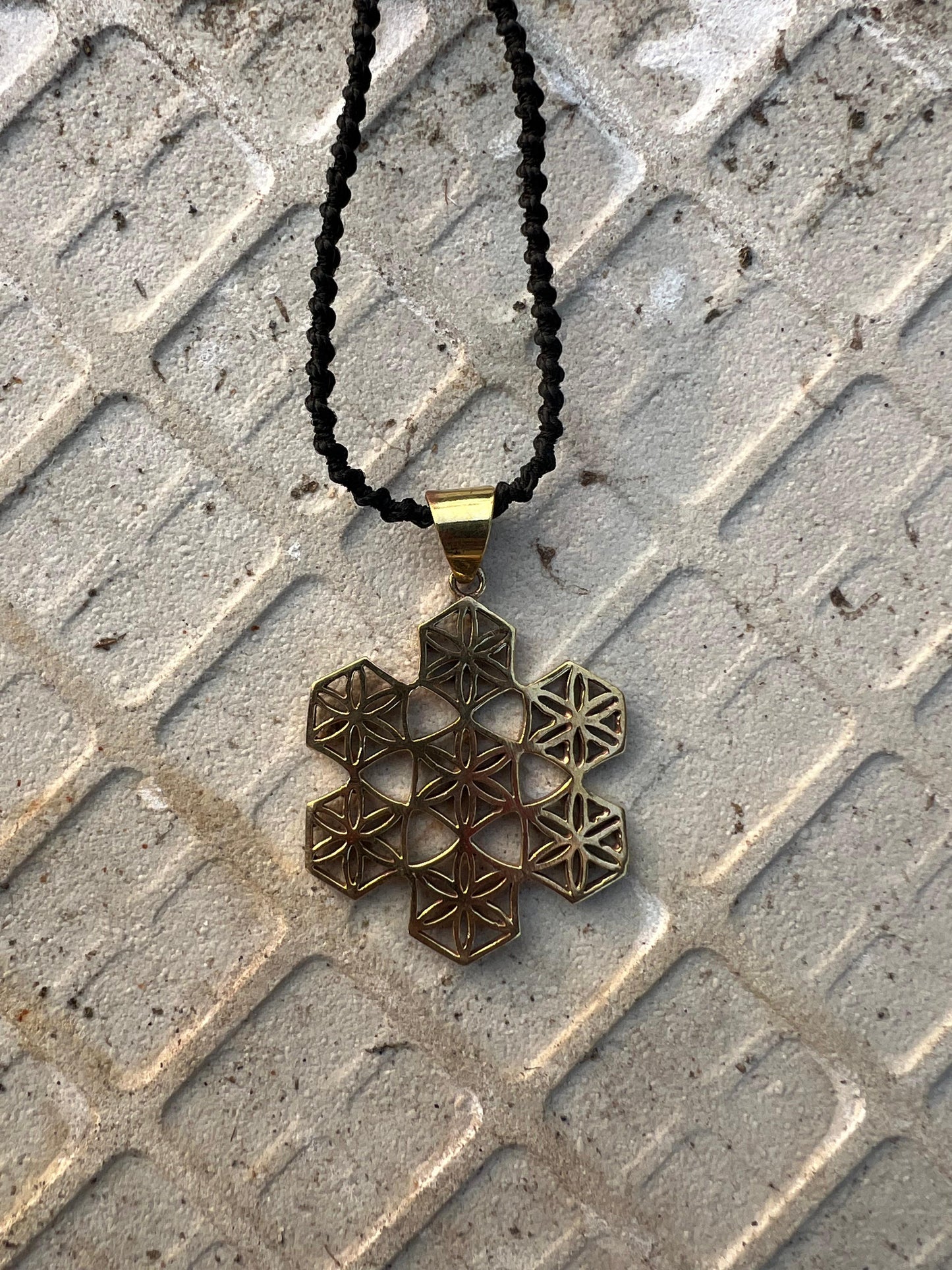 Hexa Aura Pendant