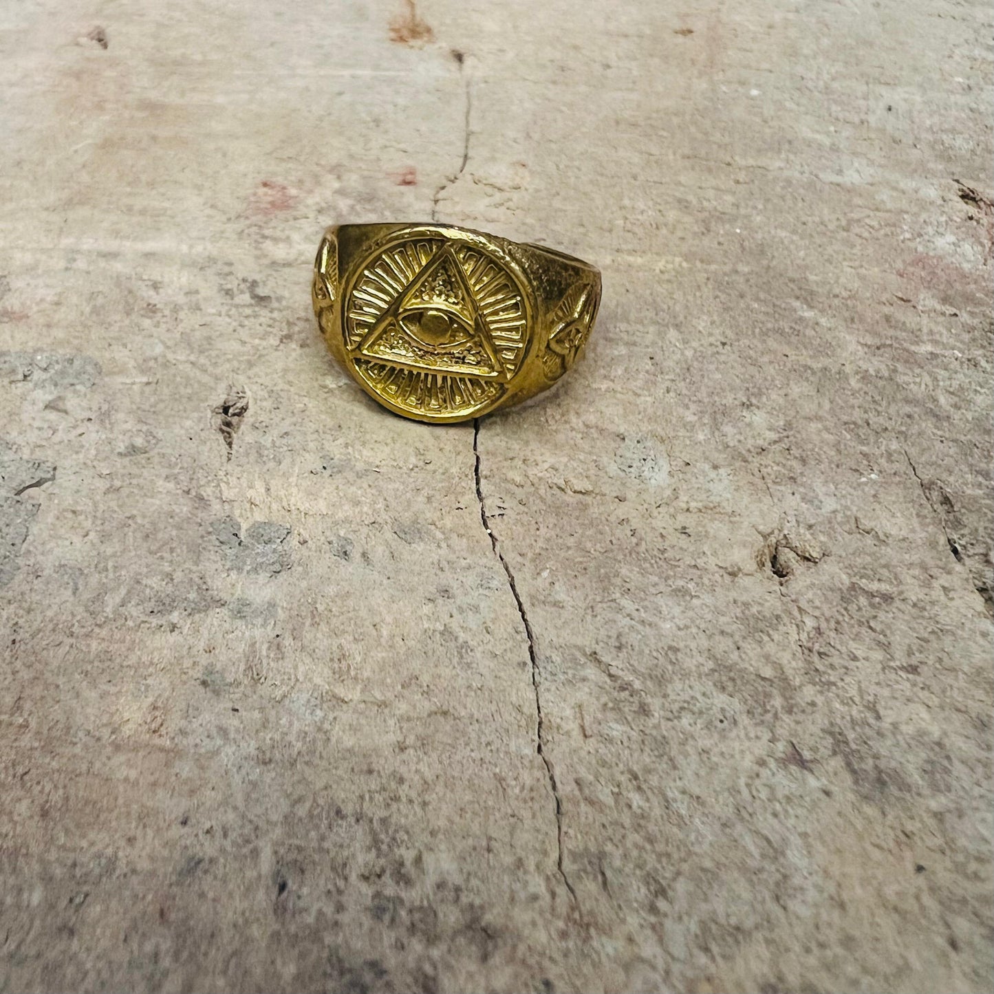 Eclipse Eye Ring