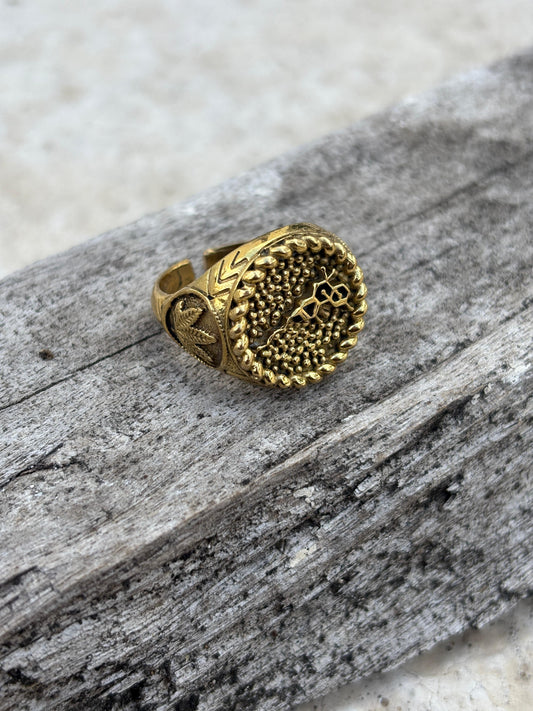 Holly Molly Ring